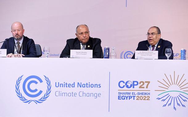 Autoridades da ONU e do governo egípcio em conferência na COP27, em Sharm el-Sheikh, no Egito.