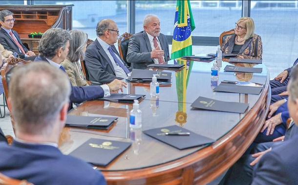 Luiz Inácio Lula da Silva em reunião com a presidente do STF, Rosa Weber, e mais nove ministros em Brasília (DF)