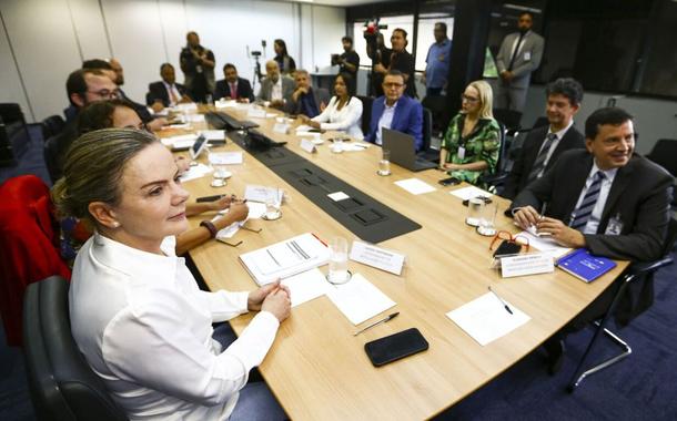 Reunião do conselho político de transição