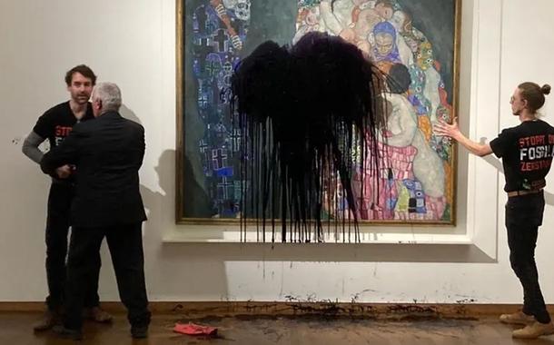 Ativistas ambientais jogaram líquido preto em quadro de Klimt, em Viena