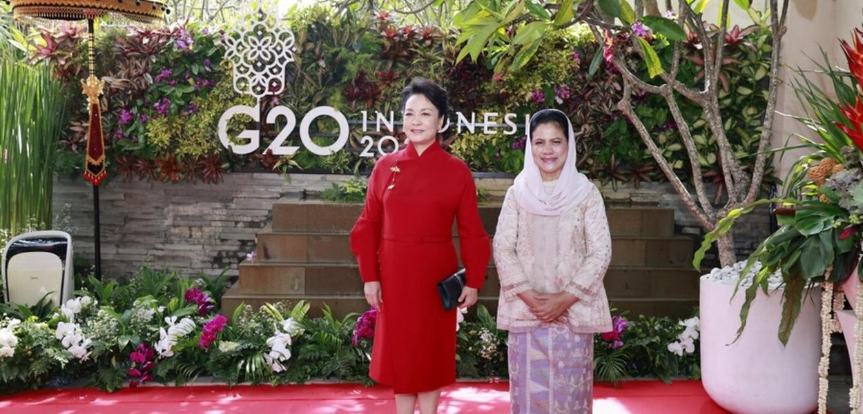 Peng Liyuan e Iriana Joko Widodo