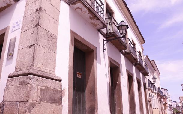 Fachada do casarão da Vale do Dendê, no Terreiro de Jesus em Salvador