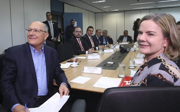 Reunião do Conselho Político do governo de transição no Centro Cultural Banco do Brasil (CCBB).