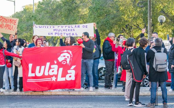 Apoiadores de Luiz Inácio Lula da Silva em Lisboa