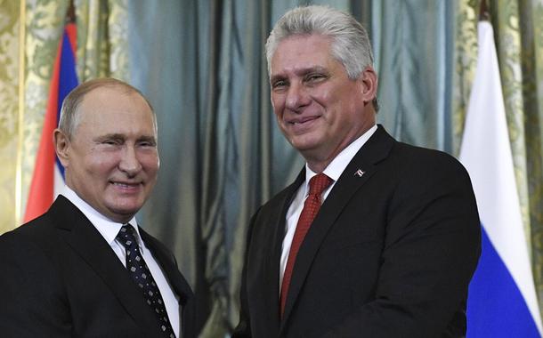 Vladimir Putin e Miguel Díaz-Canel