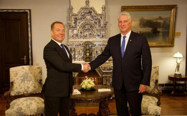 Medvedev e Díaz-Canel