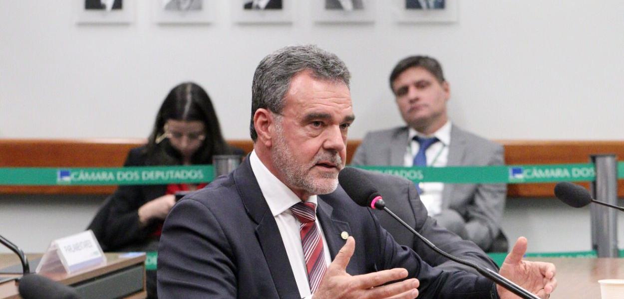 O deputado federal Daniel Almeida (PCdoB) é membro do GT do Trabalho na equipe de transição do governo Lula (Foto: Richard Silva) O deputado federal Daniel Almeida (PCdoB) é membro do GT do Trabalho na equipe de transição do governo Lula