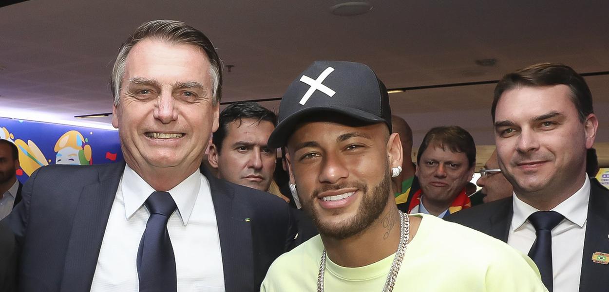 Jair Bolsonaro (à esq.) e Neymar