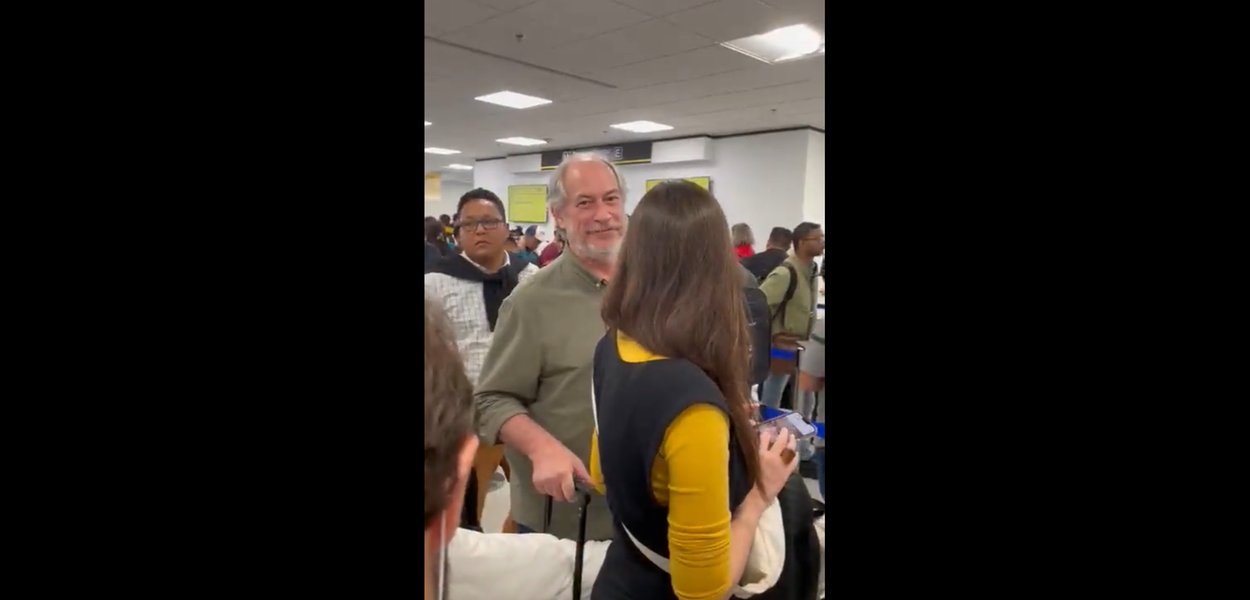 Ciro Gomes no aeroporto de Miami