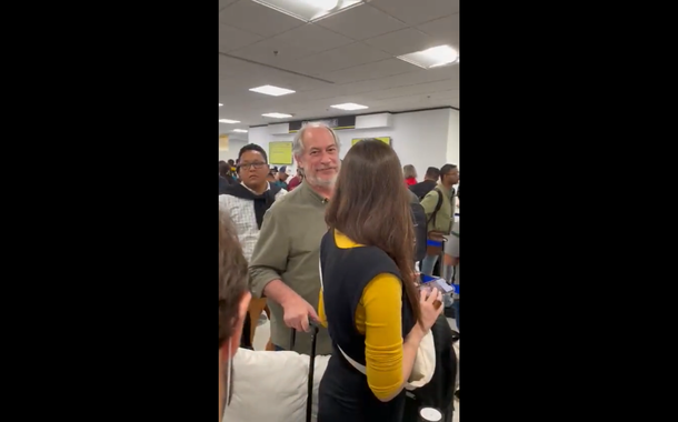 Ciro Gomes no aeroporto de Miami