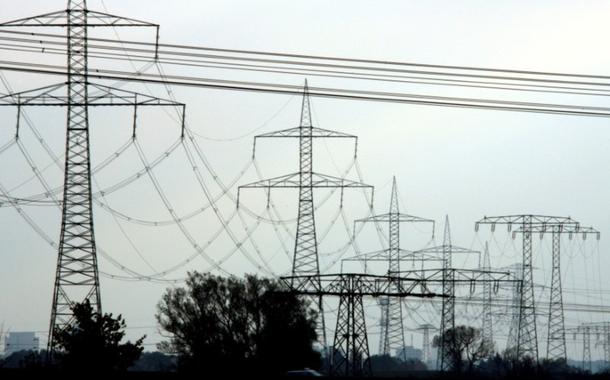 Linhas de transmissão de energia7/11/2006