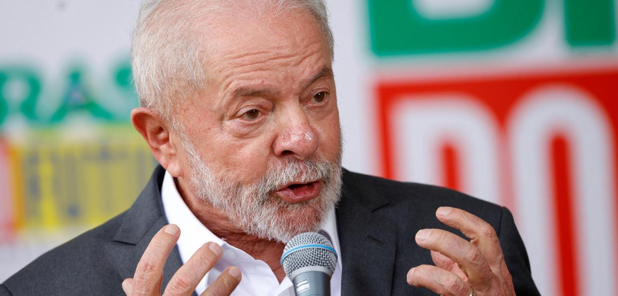 Lula dá entrevista coletiva em Brasília