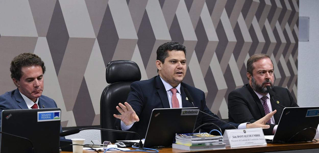 CCJ do Senado aprovou o texto da PEC da Transição