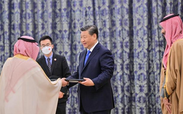 Xi Jinping recebe título de honoris causa da Universidade Rei Saud