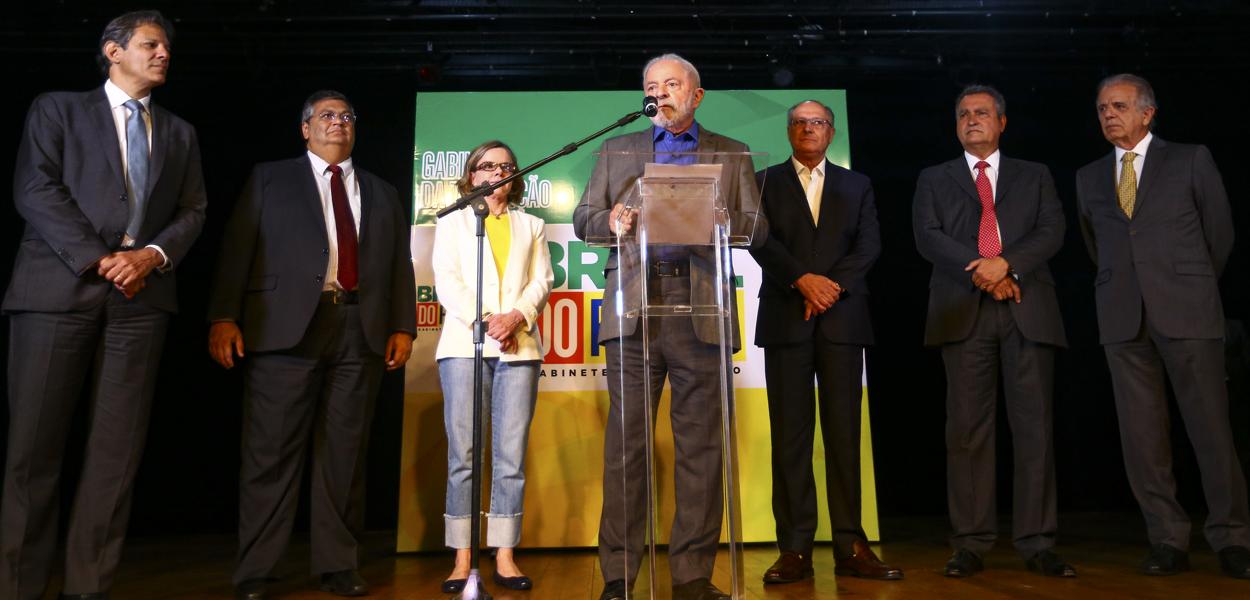 O presidente eleito, Luiz Inácio Lula da Silva, anuncia ministros durante coletiva no CCBB Brasília. 09/12/2022