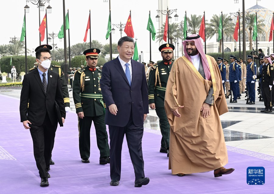 Presidente chinês, Xi Jinping, é recebido na Arábia Saudita