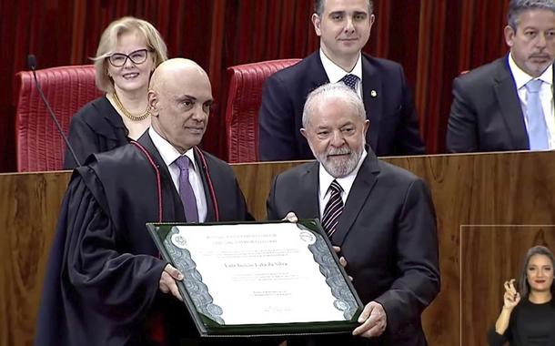 Luiz Inácio Lula da Silva recebe diploma de presidente da República do ministro Alexandre e Moraes - 12.12.2022