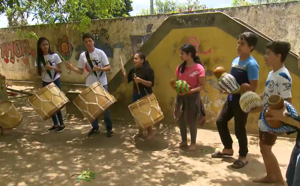 Além do currículo regular, os alunos da Escola dos Sonhos têm aulas de robótica, judô, percussão, xadrez, cinema entre outras atividades lúdicas essenciais para o desenvolvimento sociocognitivo dos alunos.