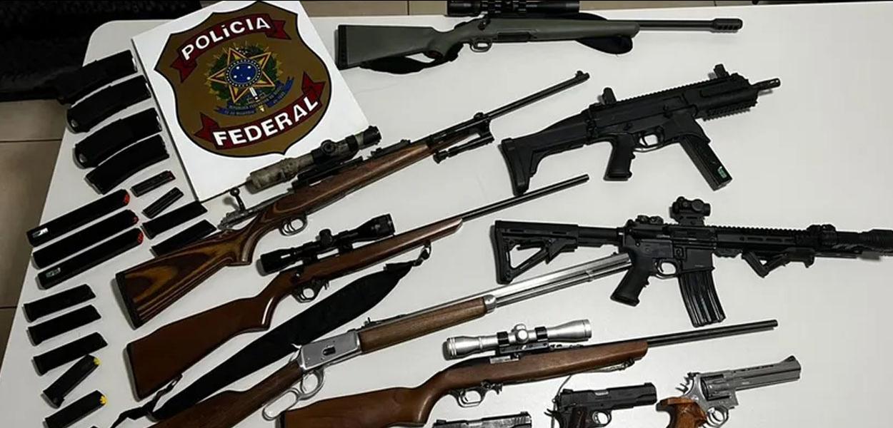 Armas apreendidas pela Polícia Federal durante operação contra organizadores de atos antidemocráticos