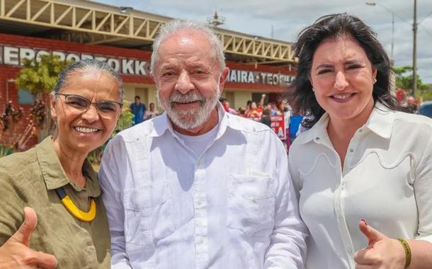 Da esq. para a dir.: Marina Silva, o presidente eleito Luiz Inácio Lula da Silva e Simone Tebet, durante evento de campanha no município de Teófilo Otoni (MG)