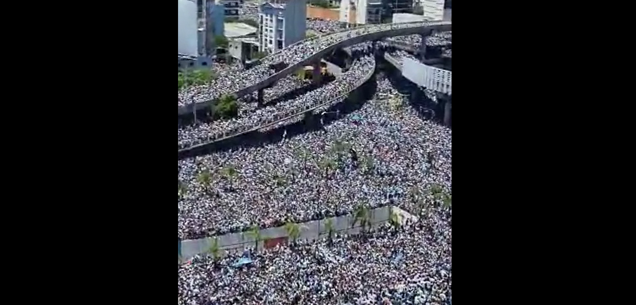 Milhões de argentinos vão às ruas em comemoração pela conquista da Copa do Mundo do Catar