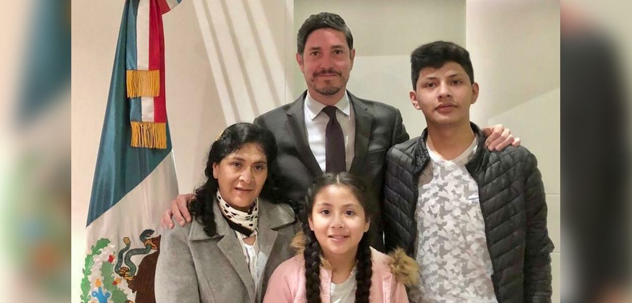 Lilia Paredes e filhos com Pablo Monroy