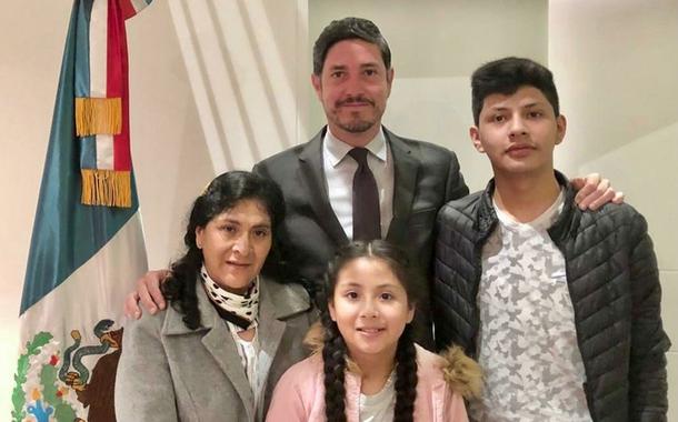 Lilia Paredes e filhos com Pablo Monroy