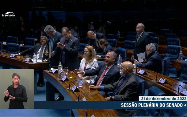 Senadores durante a sessão da PEC da Transição