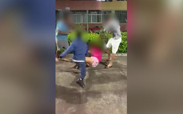 Mulher trans é espancada por ao menos quatro homens em BH