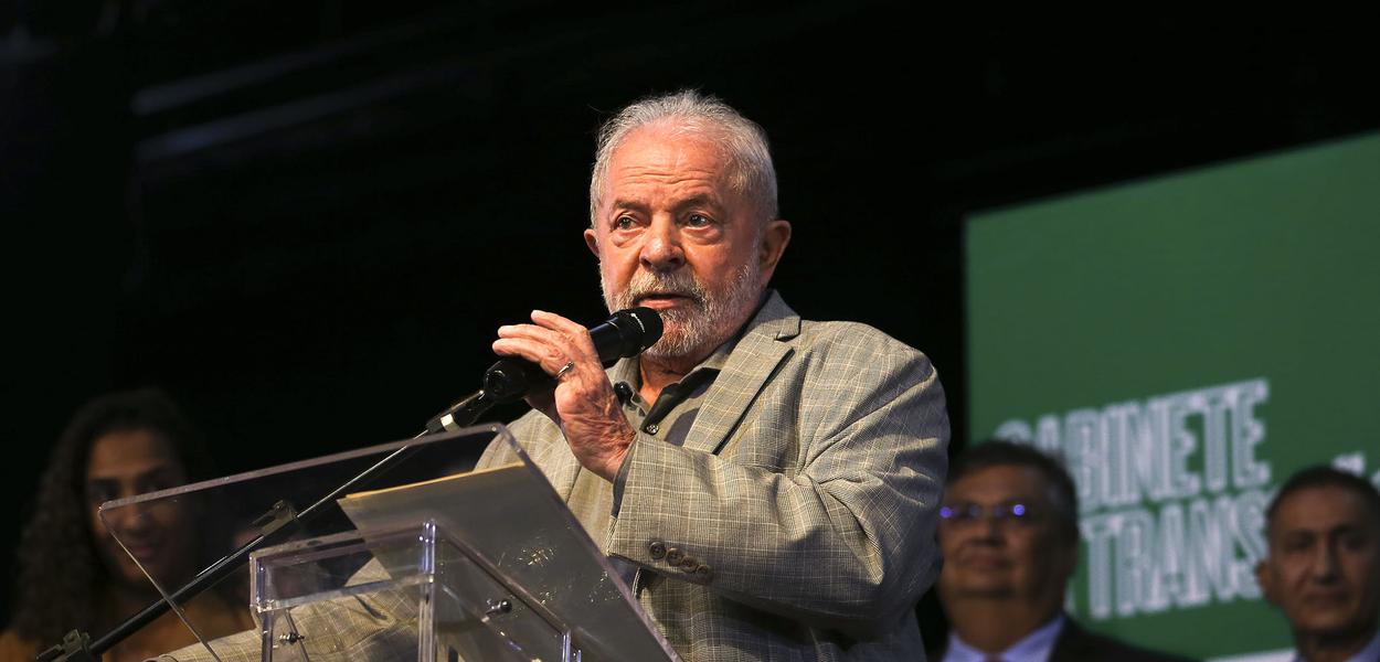 Presidente eleito Luiz Inácio Lula da Silva faz pronunciamento em Brasília