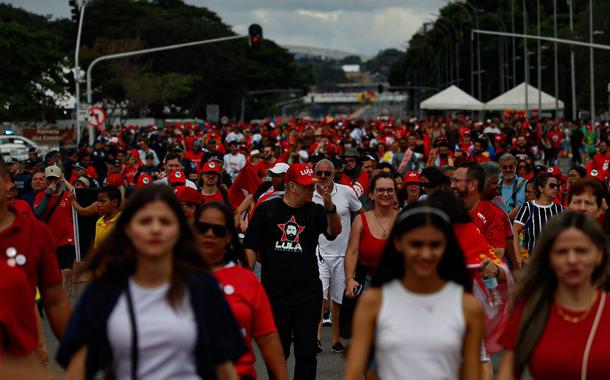 Apoiadores lotam ruas de Brasília para posse de Lula