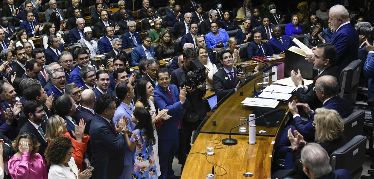 Pronunciamento do presidente da República recém empossado, Luiz Inácio Lula da Silva.