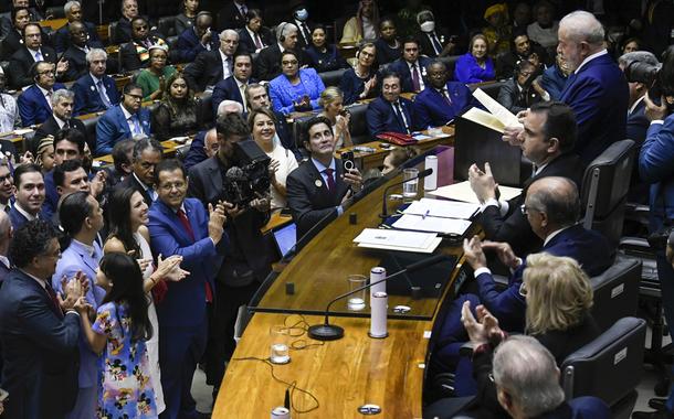 Pronunciamento do presidente da República recém empossado, Luiz Inácio Lula da Silva.