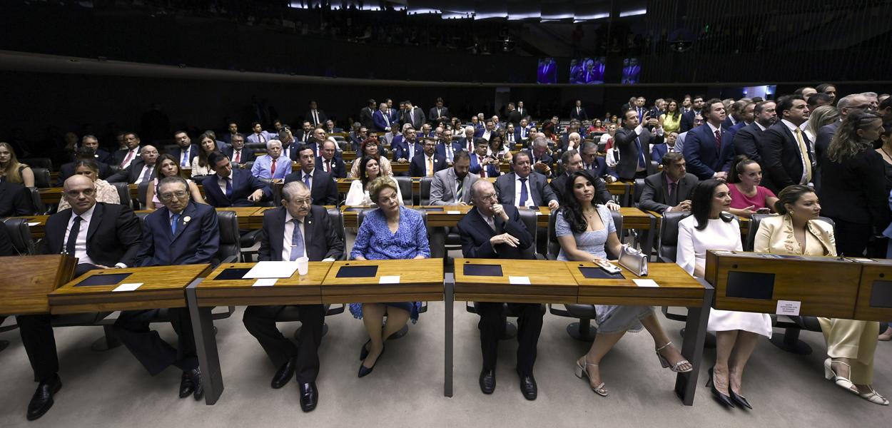 Plenário da Câmara dos Deputados durante sessão solene do Congresso Nacional destinada a dar posse ao presidente e ao vice-presidente da República.