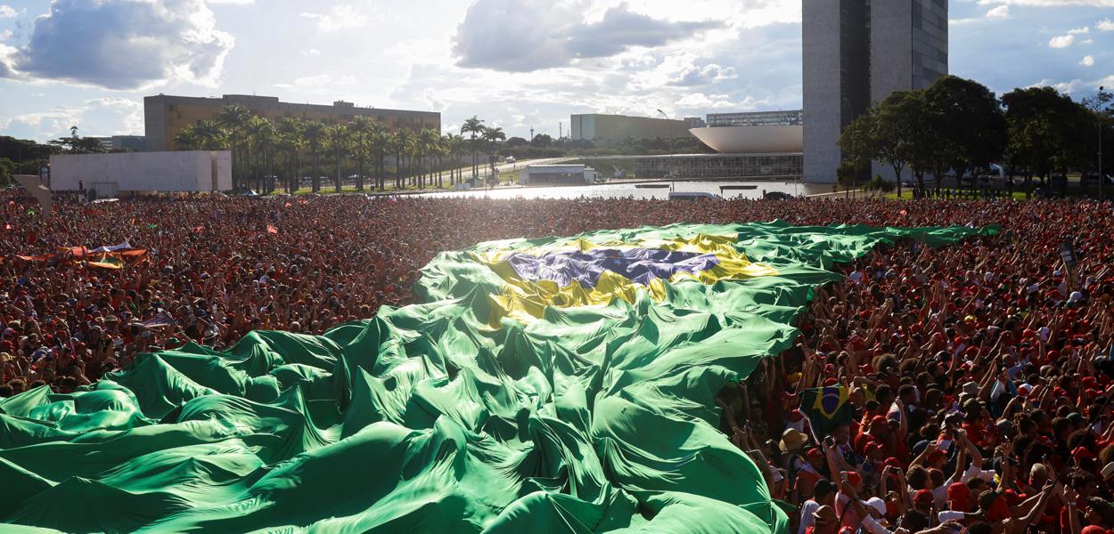 Apoiadores de Lula em frente ao Palácio do Planalto 01/01/2023