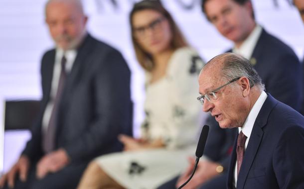 O vice-presidente da República, Geraldo Alckmin, toma posse como ministro do Desenvolvimento, Indústria, Comércio e Serviços (MDIC), no Palácio do Planalto.