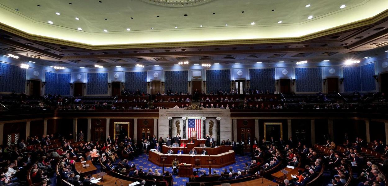 Membros da Câmara dos Representantes dos EUA se reúnem para um quarto turno de votação para um novo presidente da Câmara