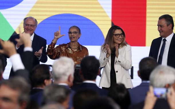 A ministra do Meio Ambiente, Marina Silva, assume o cargo, durante cerimônia de transmissão, no Salão Nobre no Palácio do Planalto