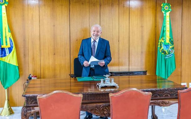 Luiz Inácio Lula da Silva em seu gabinete