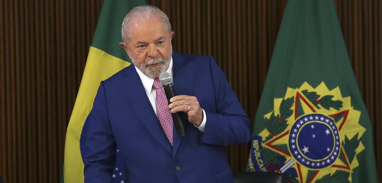 O presidente Luiz Inácio Lula da Silva coordena a primeira reunião ministerial de seu governo, no Palácio do Planalto