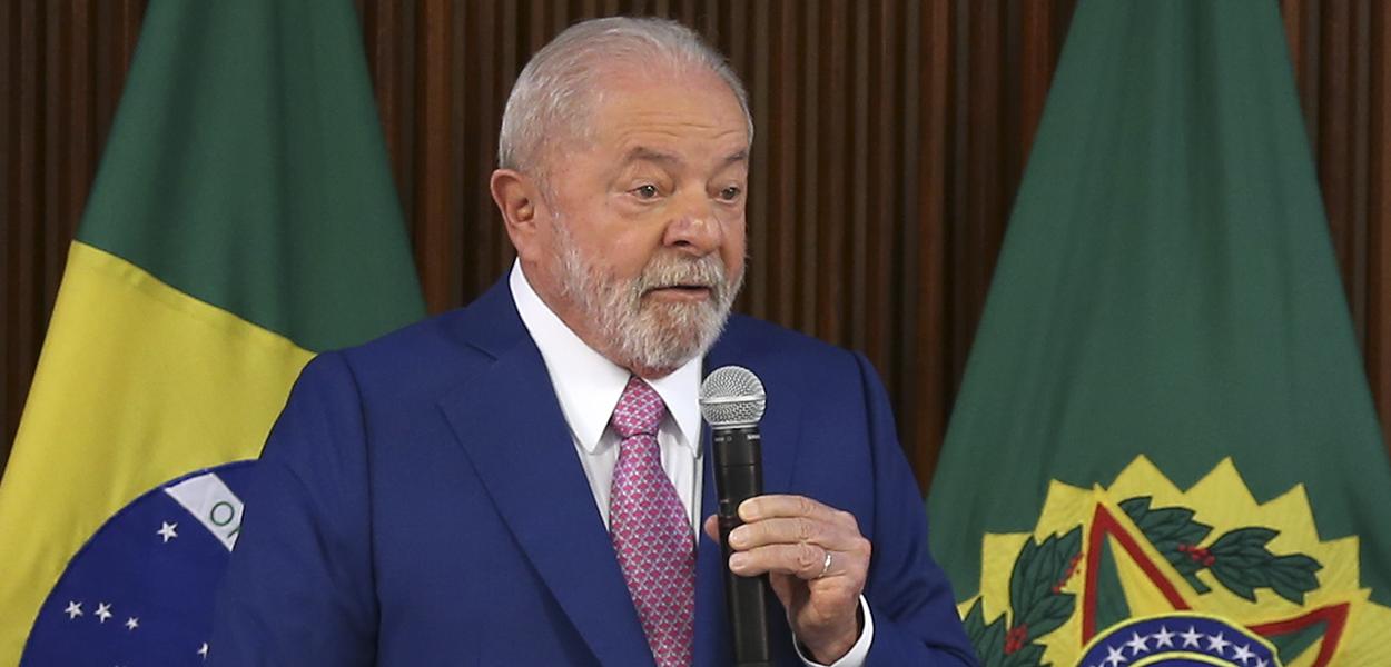 O presidente Luiz Inácio Lula da Silva coordena a primeira reunião ministerial de seu governo, no Palácio do Planalto