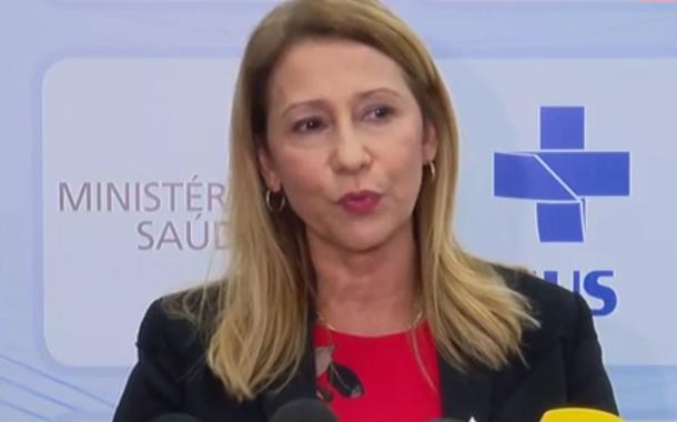 Ethel Maciel durante coletiva de imprensa