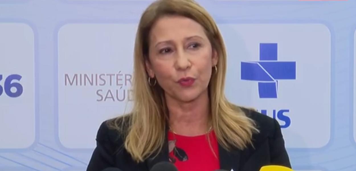 Ethel Maciel durante coletiva de imprensa