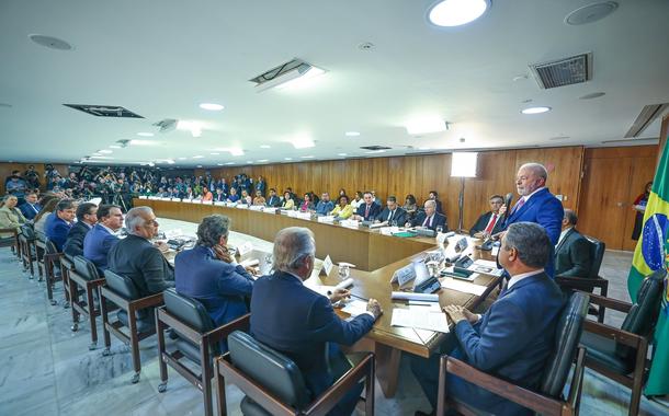 Lula em primeira reunião ministerial