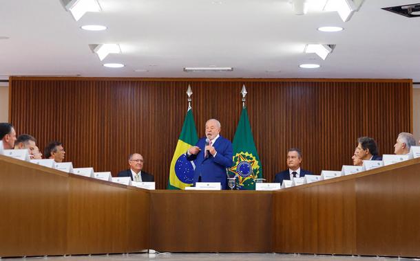 Lula em reunião ministerial