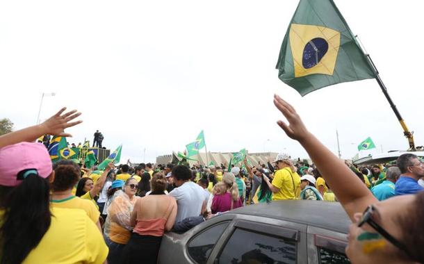 Bolsonaristas acampados em frente ao QG do Exército