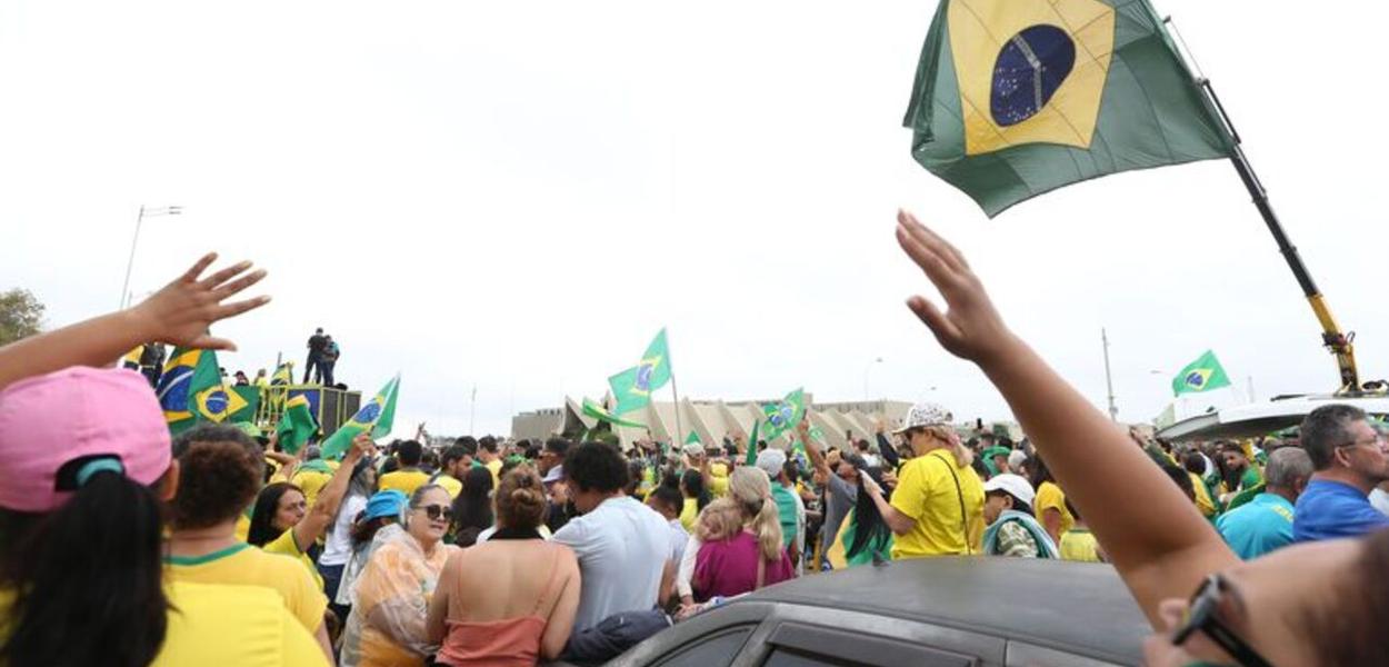 Bolsonaristas acampados em frente ao QG do Exército