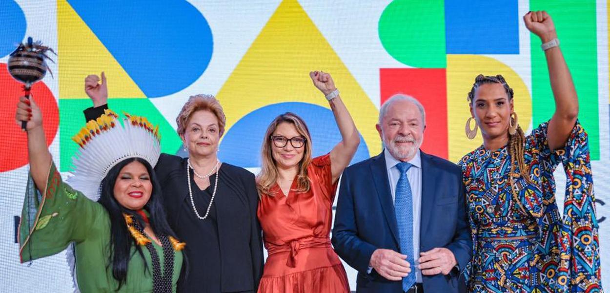 Sonia Guajajara, Dilma Rousseff, Janja, Lula e Anielle Franco