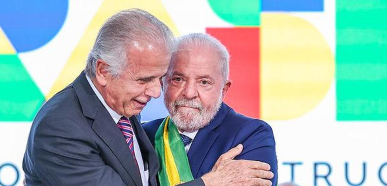 José Múcio (à esq.) e Luiz Inácio Lula da Silva