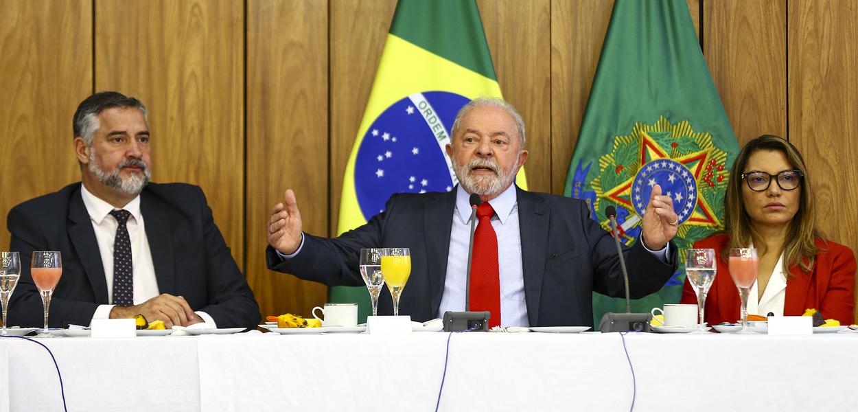 O presidente Luiz Inácio Lula da Silva e a primeira-dama, Janja da Silva, durante café da manhã com jornalistas setoristas, no Palácio do Planalto.